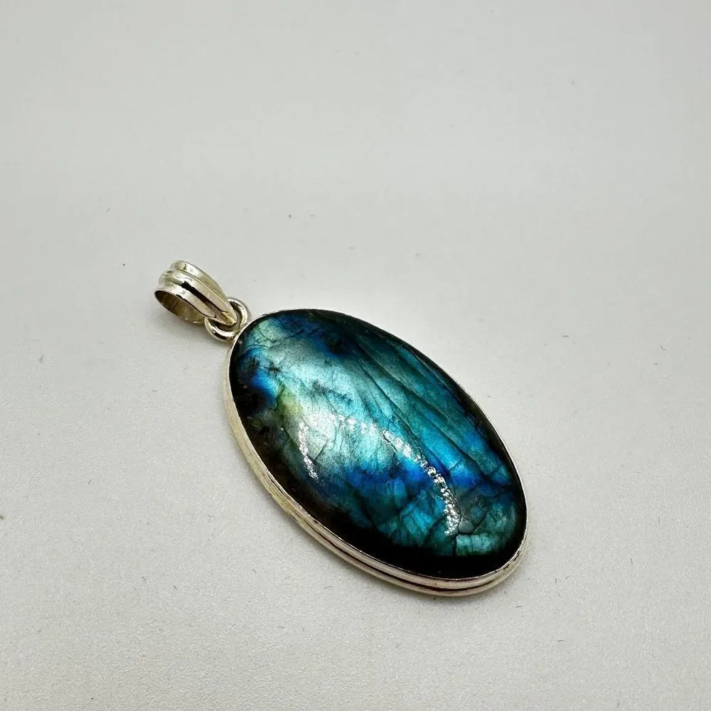 NWOT Monster 35x20mm Labradorite cabochon pendant in stunning sterling silver!